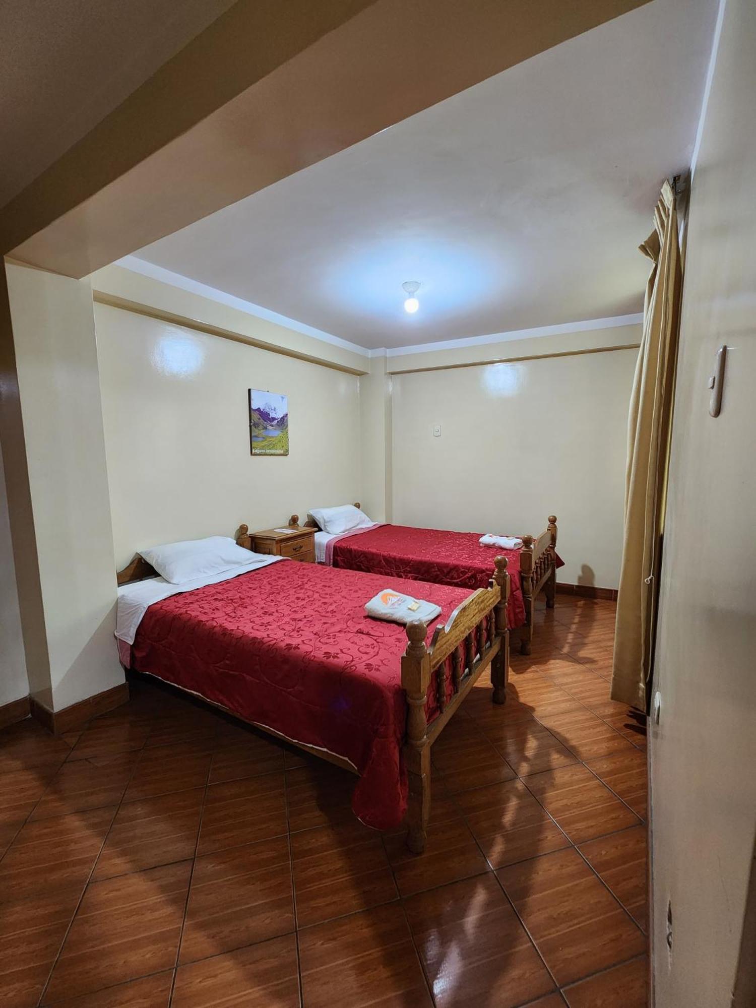 Lhotse Hostel B&B Huaraz Kültér fotó